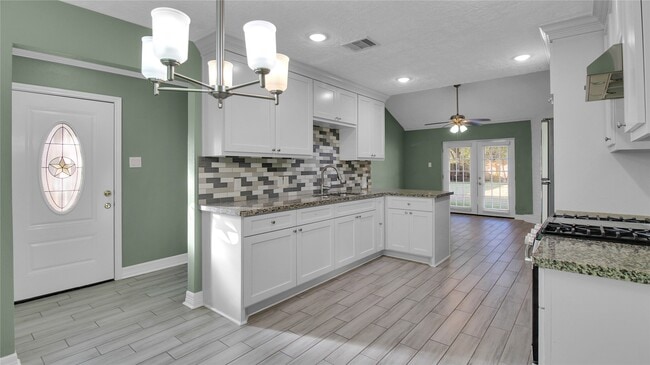 Building Photo - 11110 Holly Hill Ln