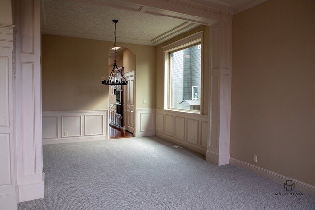 Building Photo - 20375 NE Lakeside Dr
