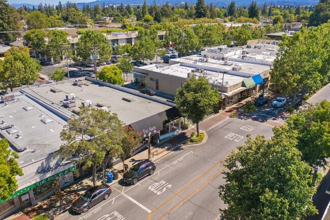 Building Photo - 1201 University Dr