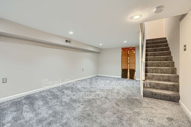 Building Photo - 1122 Scott St