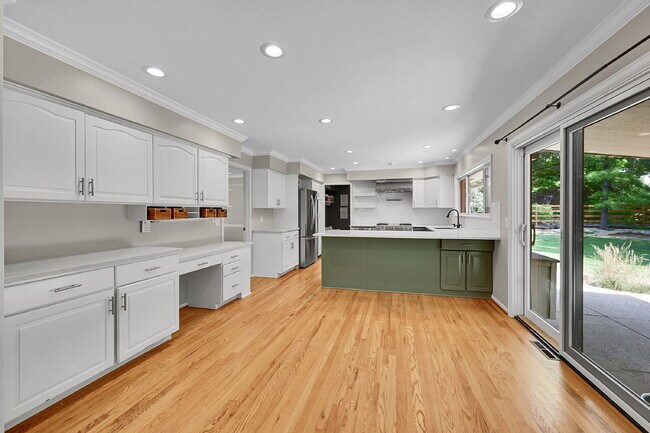 Building Photo - $6,850.00 - 5 Bedrooms, 3.5 Bathrooms, Sin...