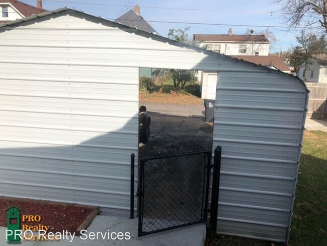 Building Photo - 2 br, 1 bath House - 727 Geranium Ave E