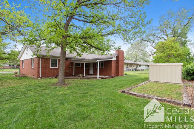 Building Photo - West Wichita Brick Home