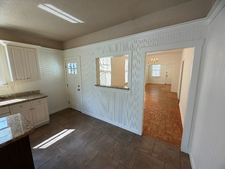 Building Photo - 235 Helios Ave