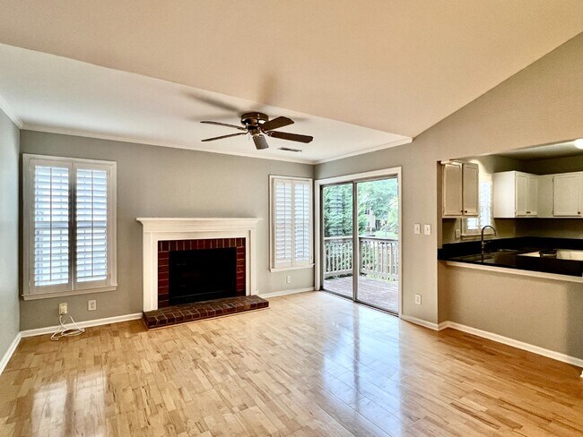 Building Photo - CONVENIENT AND AFFORDABLE