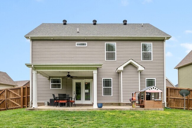 Building Photo - 1607 Ellie Piper Cir