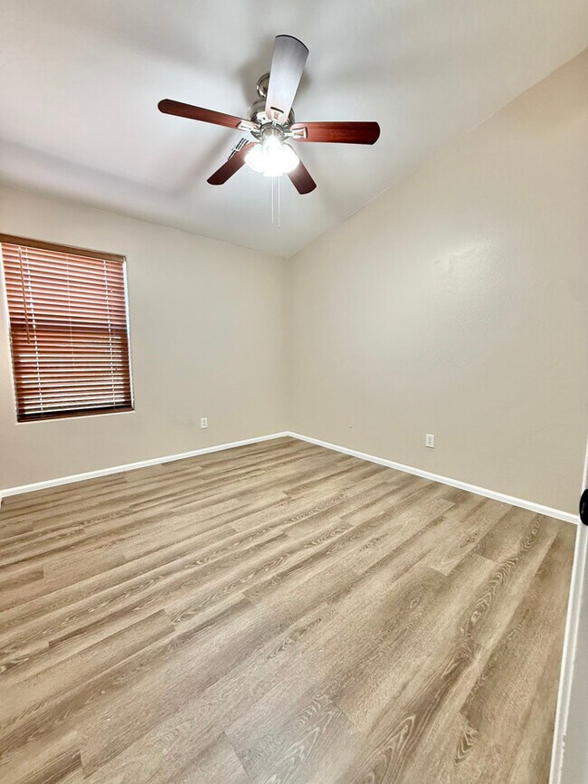 Building Photo - Amazing 4-Bedroom Home W/ POOL Service