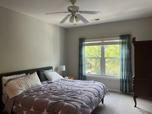 Building Photo - 2 Bedroom 2 Bath Furnished Condo at The Regatta - James Island