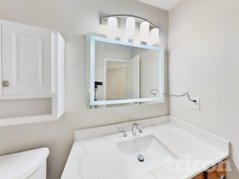 Building Photo - 1740 Formosa Ln