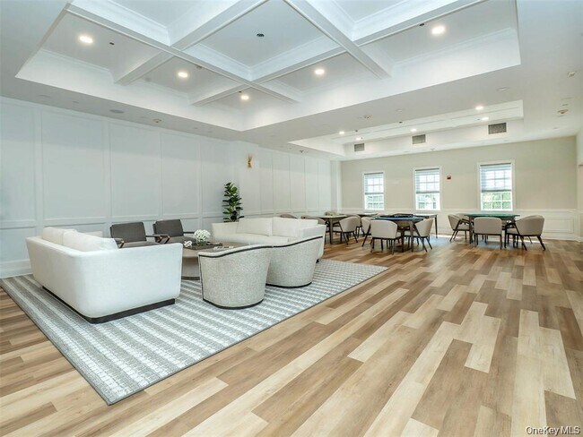 Building Photo - 137 Pond View Dr