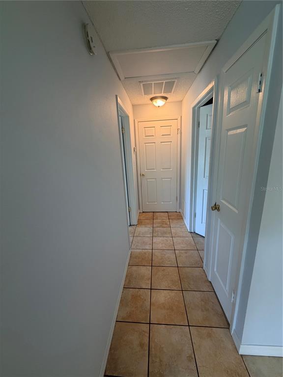 Building Photo - 6050 Chesham Dr
