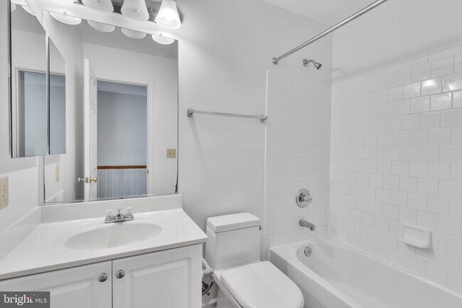 Building Photo - 1148 Cranston Ct