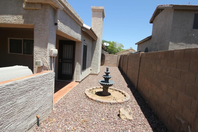 Building Photo - 5437 W Bluefield Ave