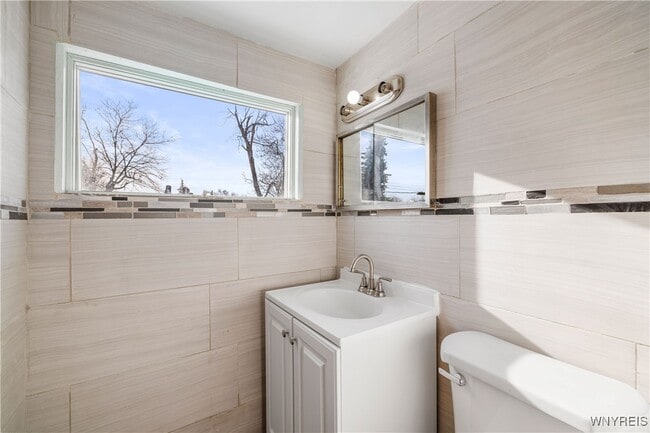 Building Photo - 1271 Cleveland Dr