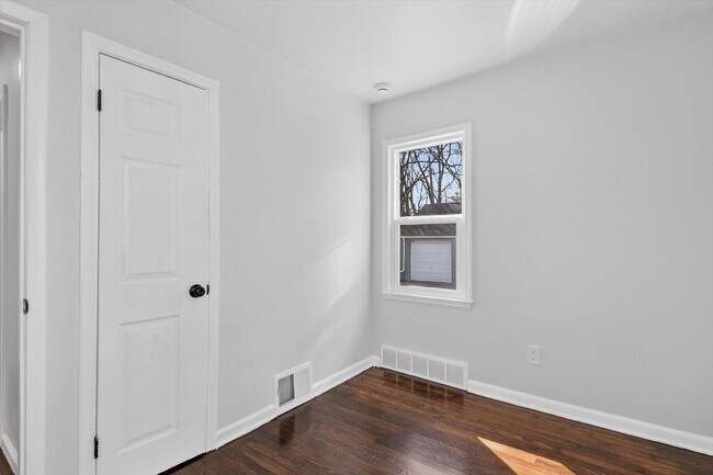 Building Photo - 8449 Penrod St