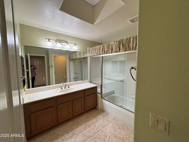 Building Photo - 25033 S Ribbonwood Dr