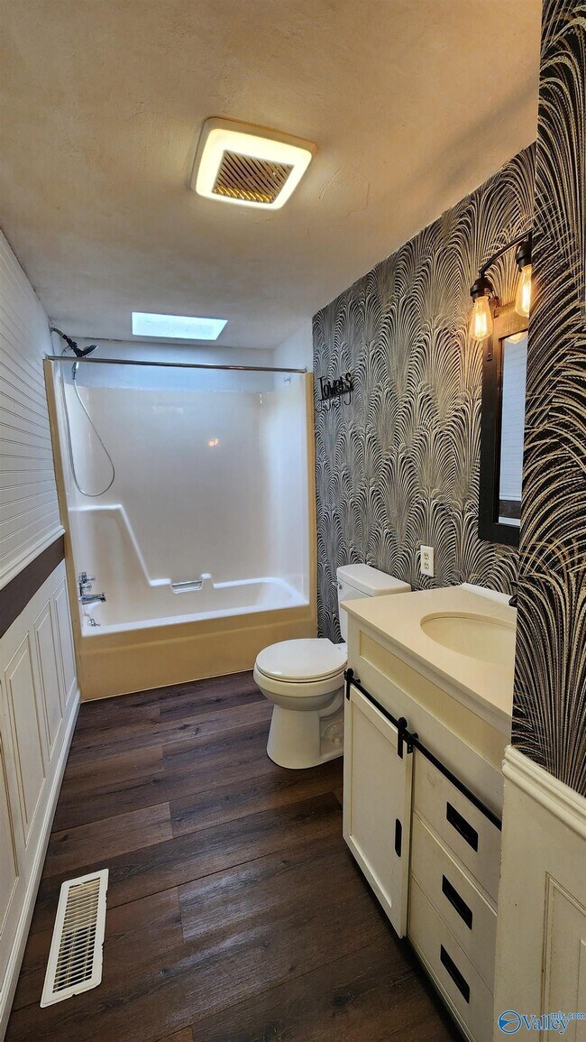 Building Photo - 1321 Ann St NW