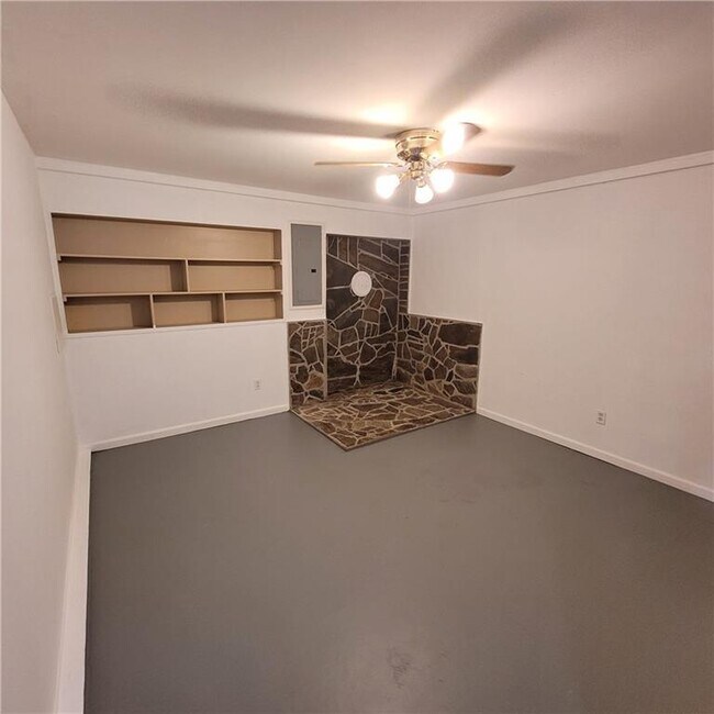 Building Photo - 140 Byers St
