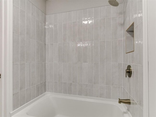 Building Photo - 817 SW 64th St