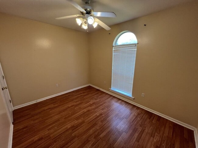 Building Photo - Corner-Lot Comfort in Zachary! — Spacious 3BR Home in Ravenwood Subdivision
