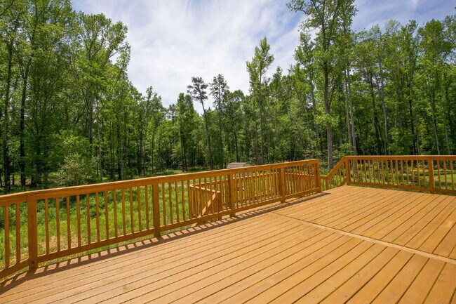 Building Photo - "Charming 3-Bed Oasis with 2.5 Baths on Century Lane, Cameron – Spacious 1744 sq. ft. Retreat!"