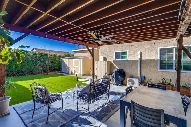 Building Photo - 6504 W 84th Pl