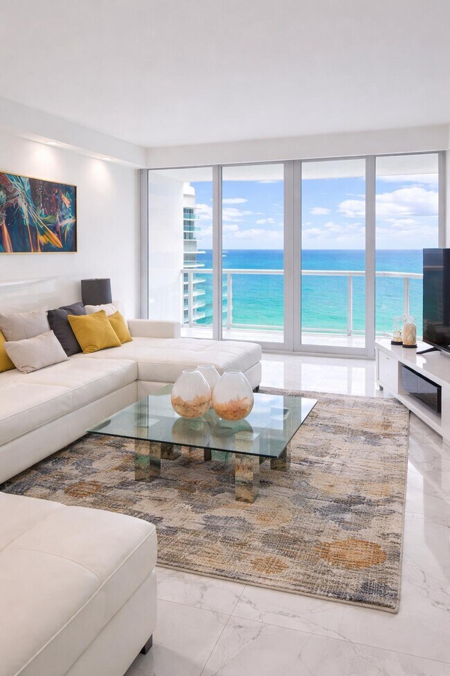 Building Photo - 16425 Collins Ave