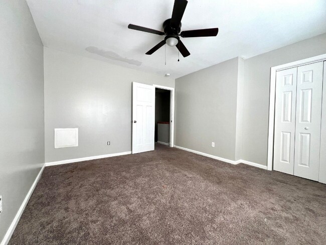 Building Photo - 4062 Cedars Pkwy