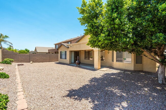 Building Photo - Ready to Move In - Three Bedrooms + Den!