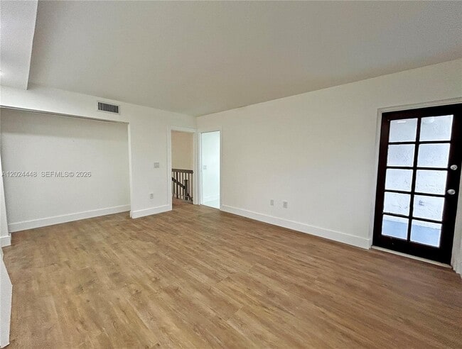 Building Photo - 1222 Hillsboro Mile