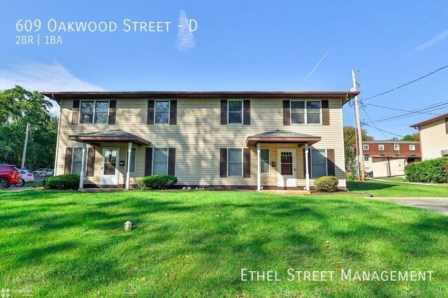 Building Photo - 609 Oakwood St