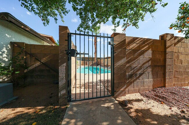 Building Photo - 3135 N 38th St