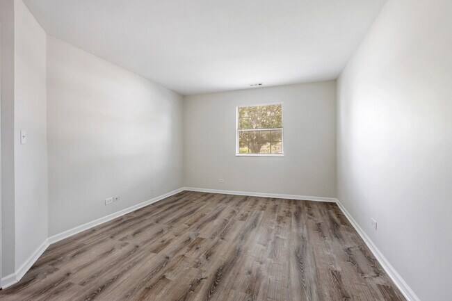 Building Photo - 20 Gant Cir