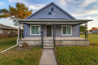 Building Photo - 407 W 6th Ave