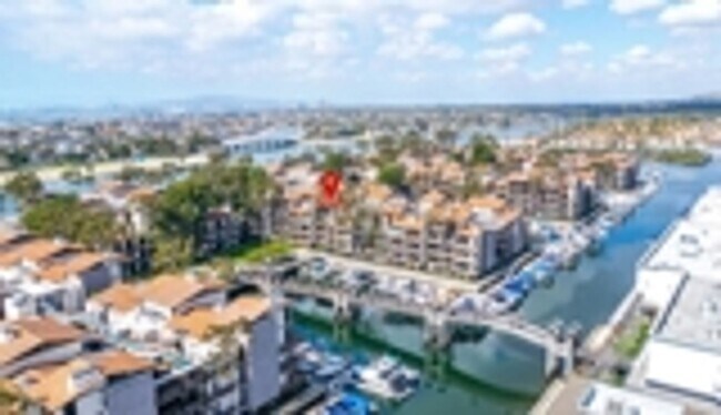 Building Photo - UNFURNISHED | Rent Credit Available on 12- or 15-Month Lease Save $1800 to $2100 for lease term