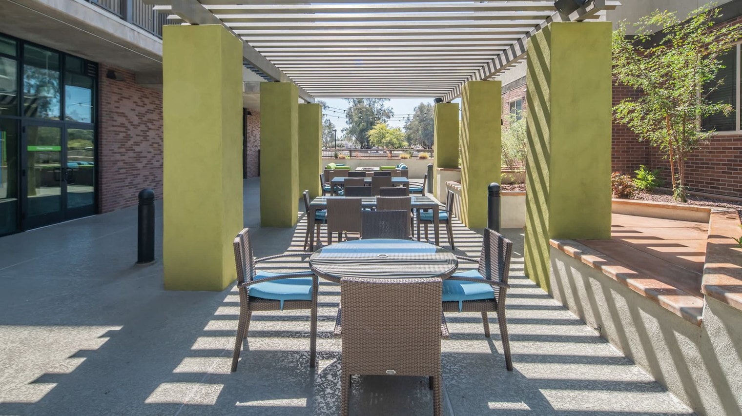 Building Photo - 1275 E University Dr