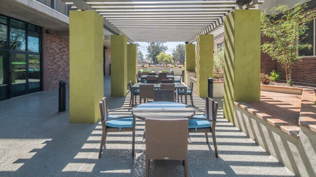 Building Photo - 1275 E University Dr