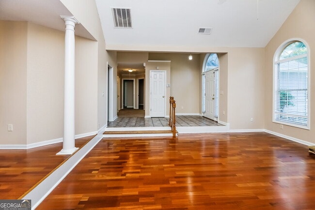 Building Photo - 6857 Robinwood Trail