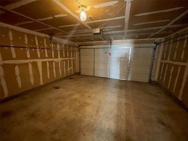 Building Photo - 3909 Danli Ln