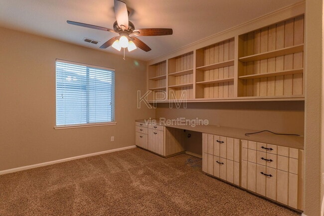 Building Photo - 2326 Carriage Dr