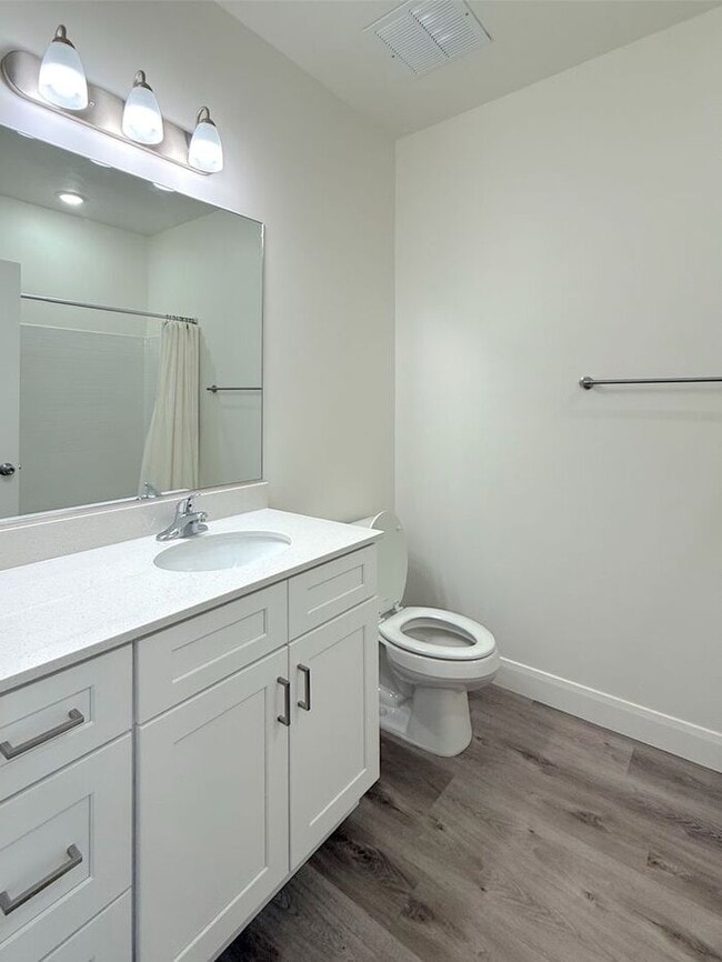 Building Photo - Desert Color Condo 3 bd, 2 bt, 1 Car Garage