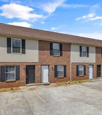 Building Photo - 293 State Line Rd