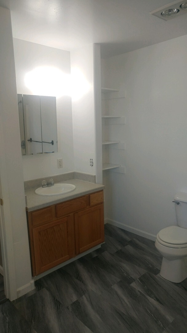 Building Photo - Heights remodeled 3 bedroom, 2 bath with 1...