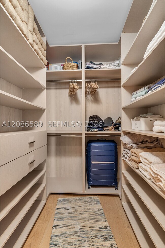Building Photo - 16400 Collins Ave