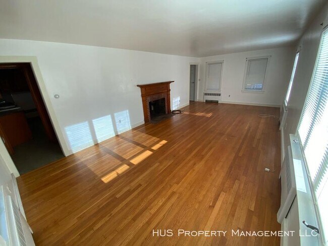 Building Photo - 205 Winter St