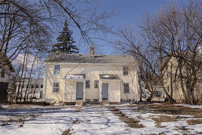 Building Photo - 609 24th St