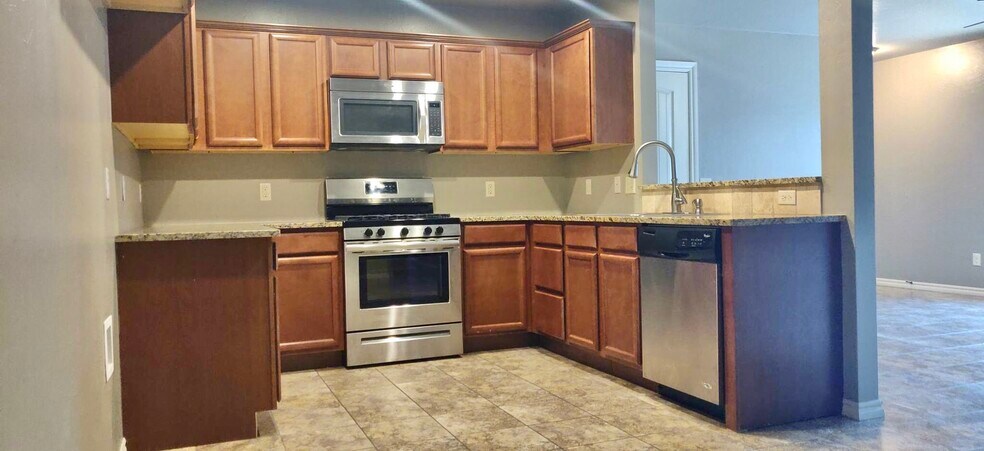 kitchen - 205 Ashley Dr