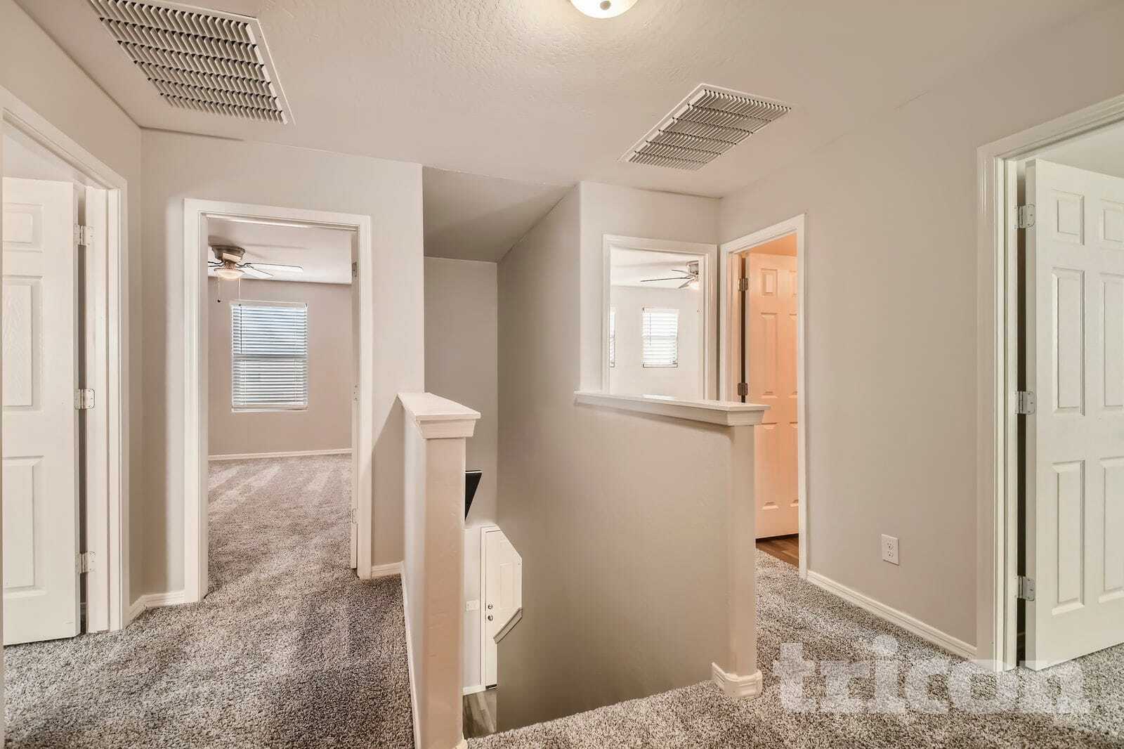 Building Photo - 227 W Watson Ct