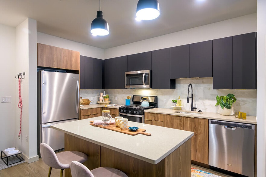 Primary Photo - V2 Apartments