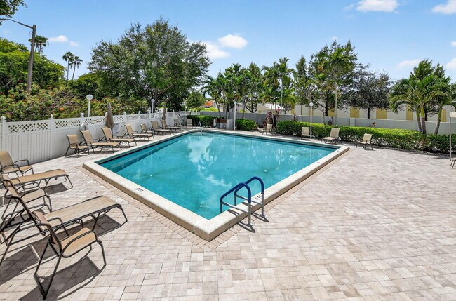 Building Photo - 7535 S Oriole Blvd